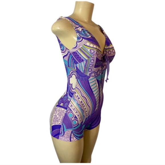 50's Sexy Pinup Swimsuit - Picture 10 of 14